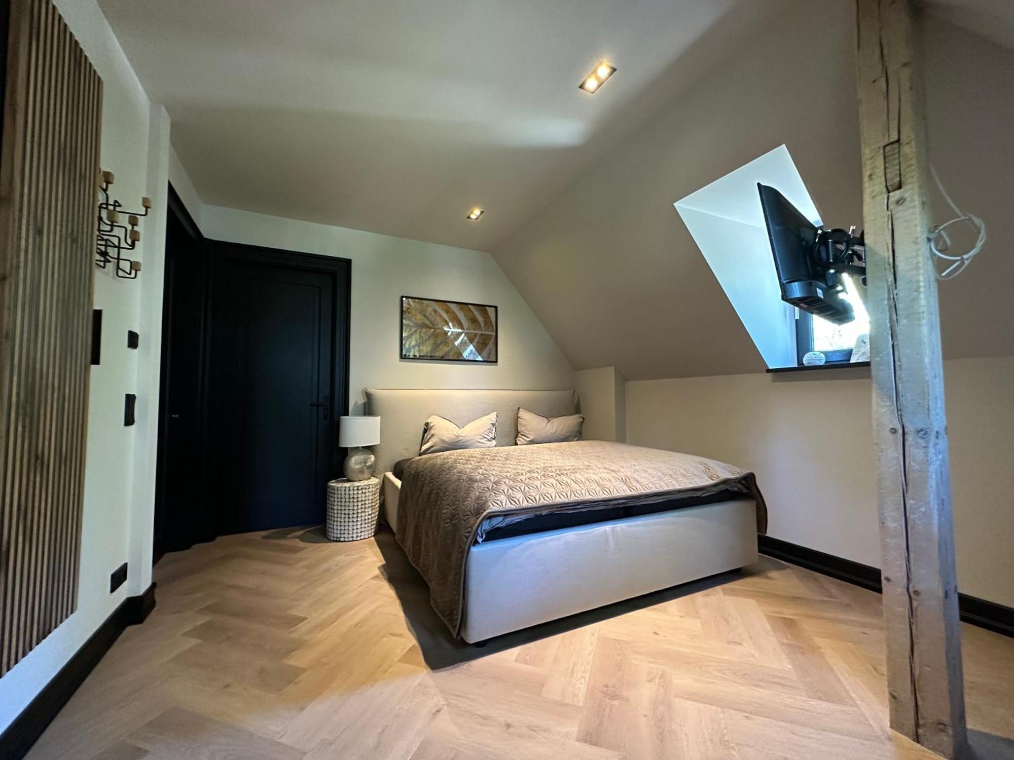* Stadtvilla Plauen * * Aussergewoehnlich * 2 Zimmerwohnung * Zentrumsnah ภายนอก รูปภาพ