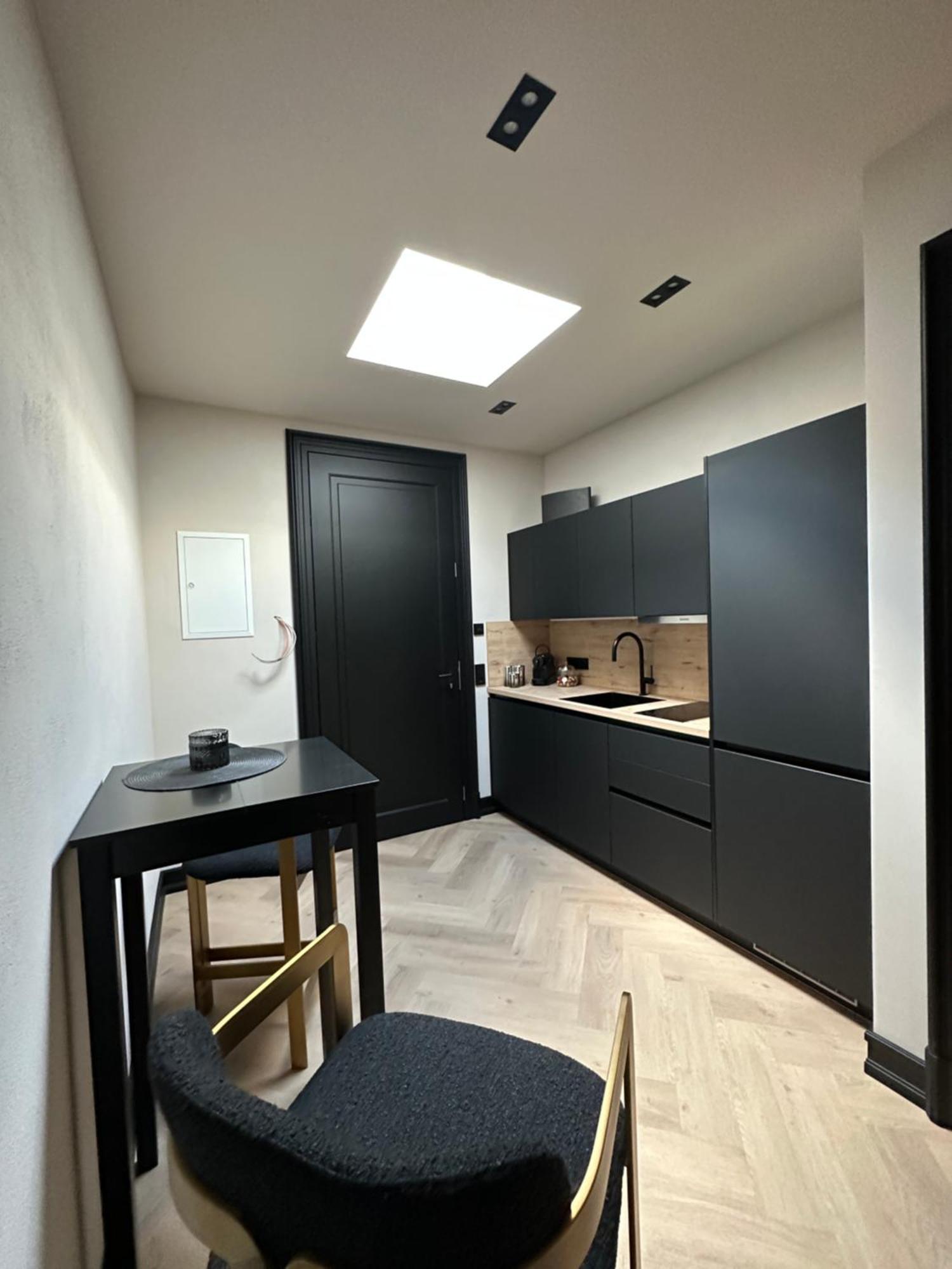* Stadtvilla Plauen * * Aussergewoehnlich * 2 Zimmerwohnung * Zentrumsnah ภายนอก รูปภาพ