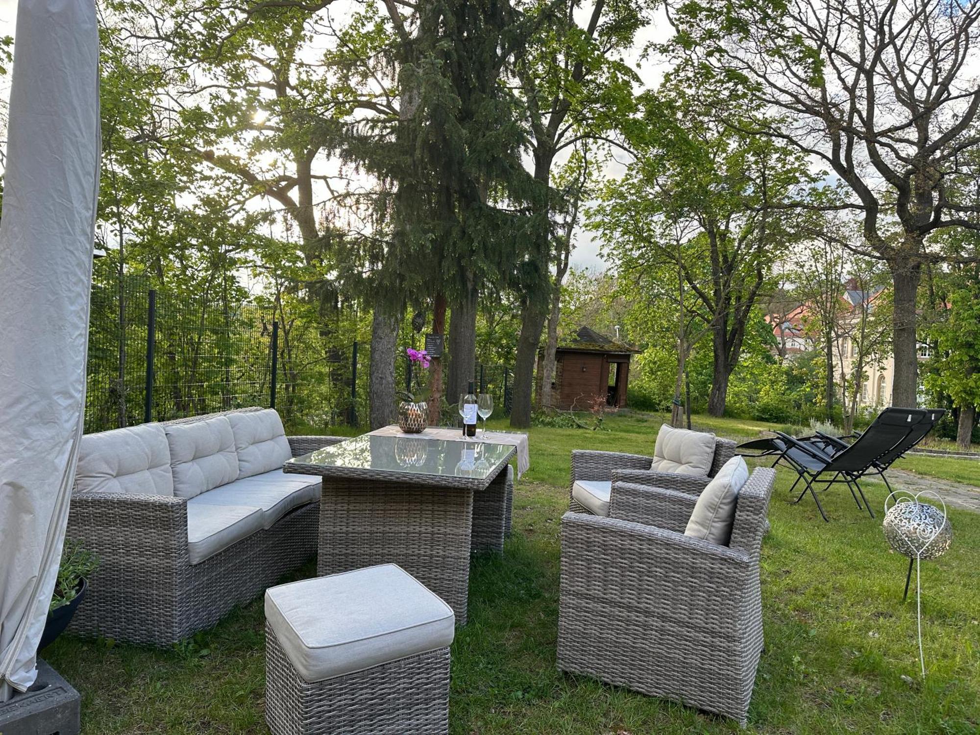 * Stadtvilla Plauen * * Aussergewoehnlich * 2 Zimmerwohnung * Zentrumsnah ภายนอก รูปภาพ