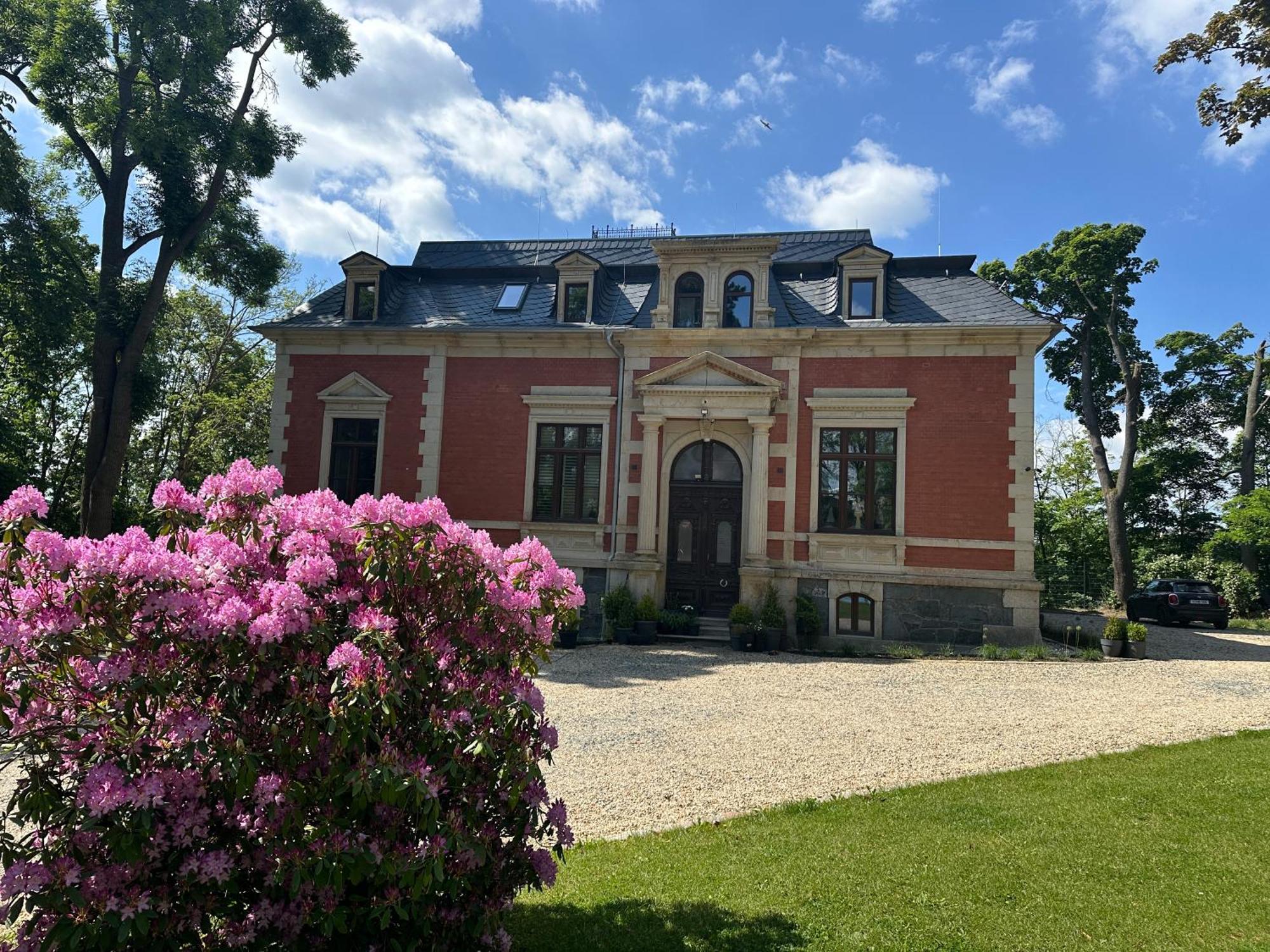 * Stadtvilla Plauen * * Aussergewoehnlich * 2 Zimmerwohnung * Zentrumsnah ภายนอก รูปภาพ